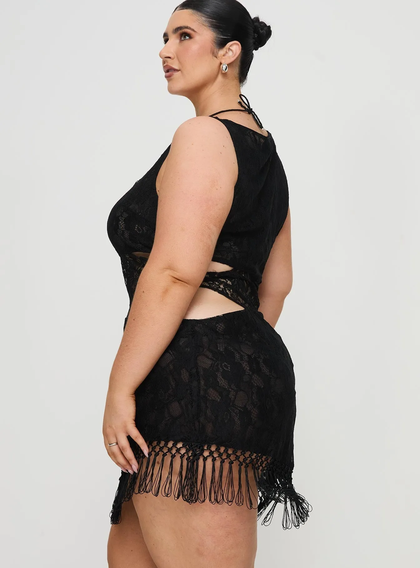 Dakarie Lace Mini Dress Black Curve