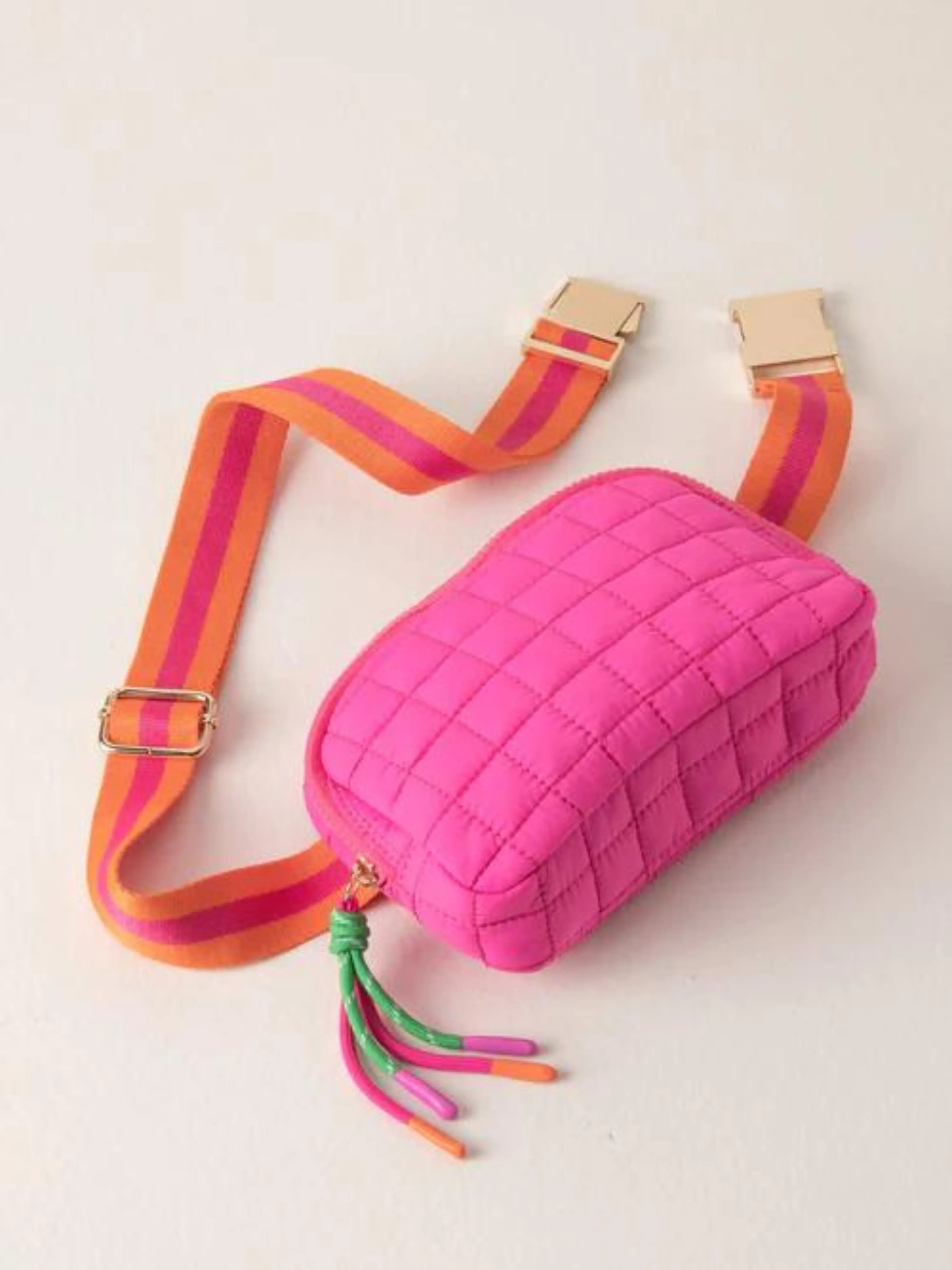 Ezra Belt Bag - Magenta