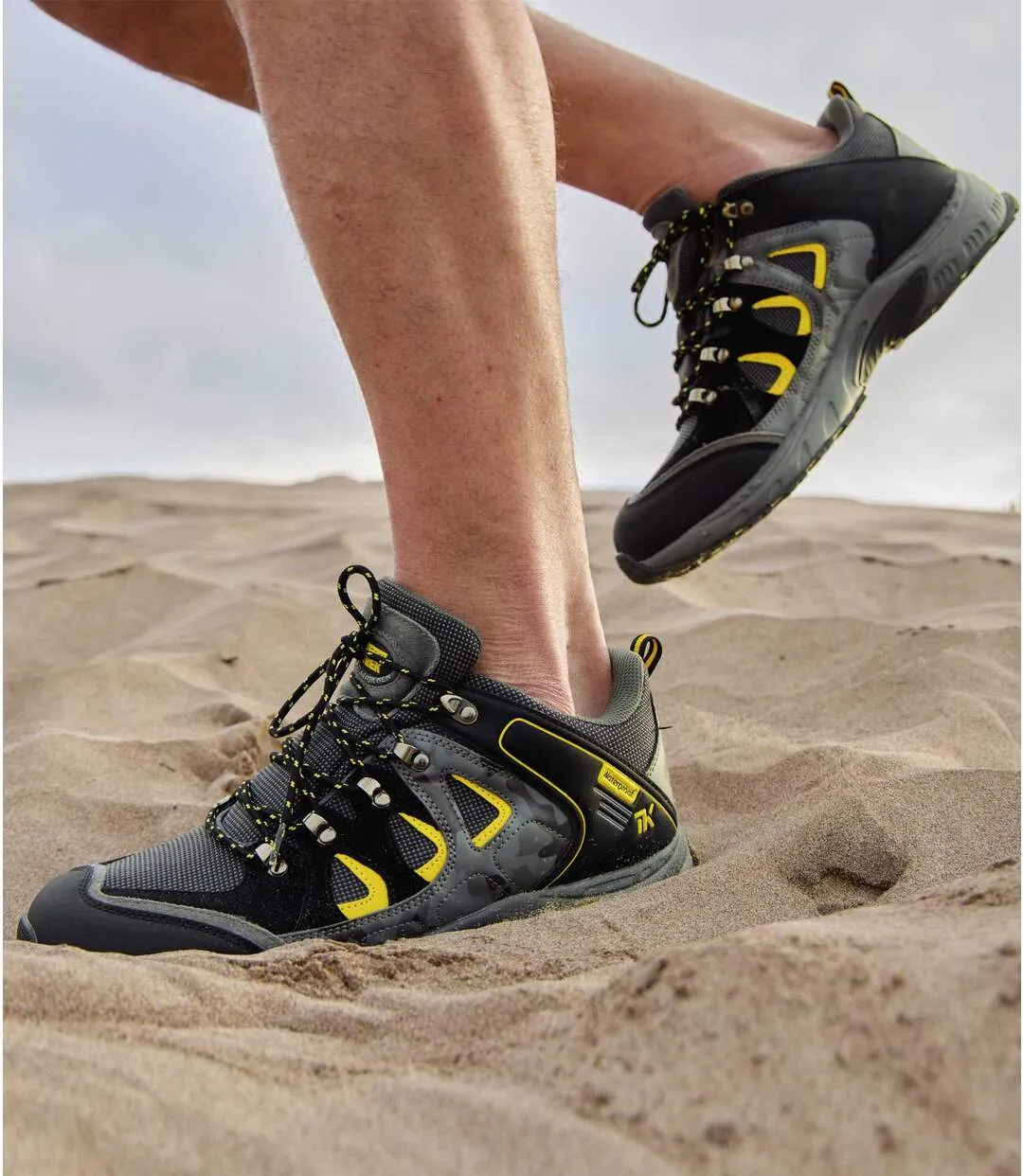 Men's Mid-Rise Camouflage Hiking Shoes - Black Grey Yellow