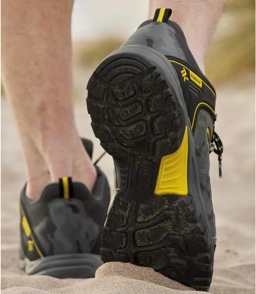 Men's Mid-Rise Camouflage Hiking Shoes - Black Grey Yellow