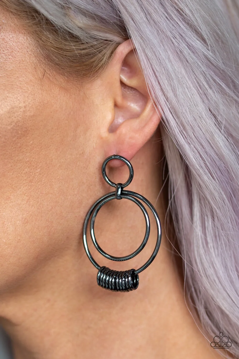 Retro Revolution Black Post-Earrings