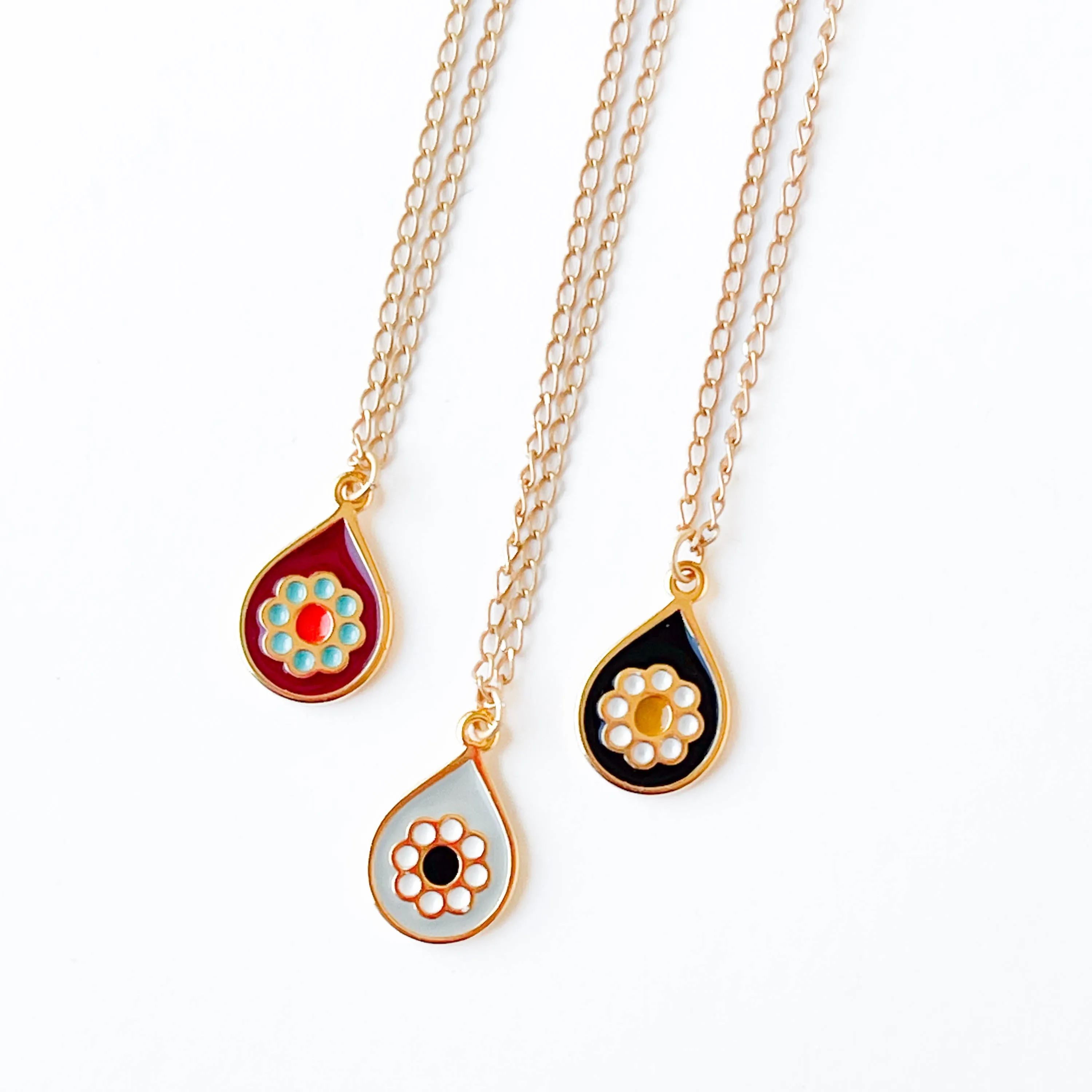 Small Retro Boho Pendant Necklace