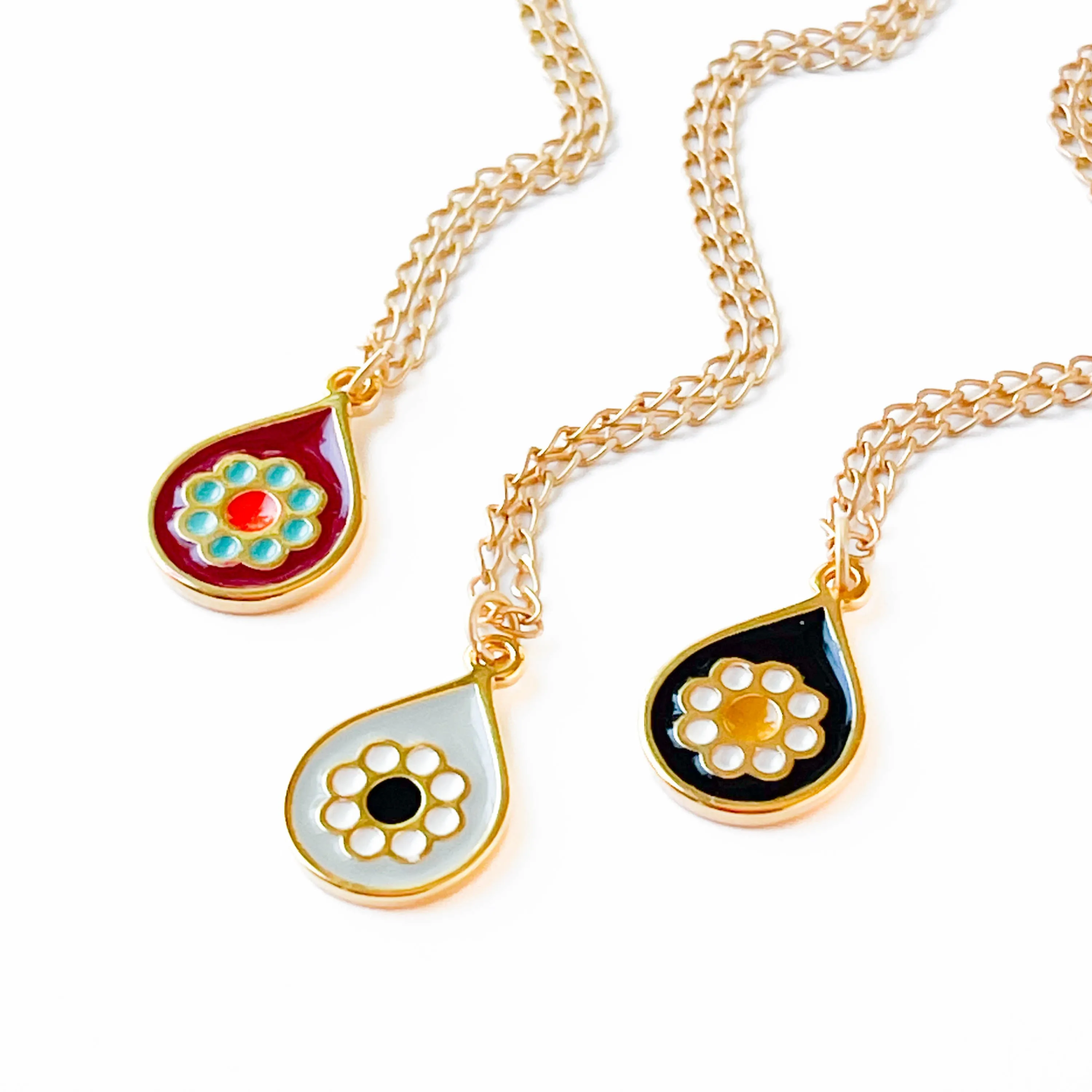 Small Retro Boho Pendant Necklace